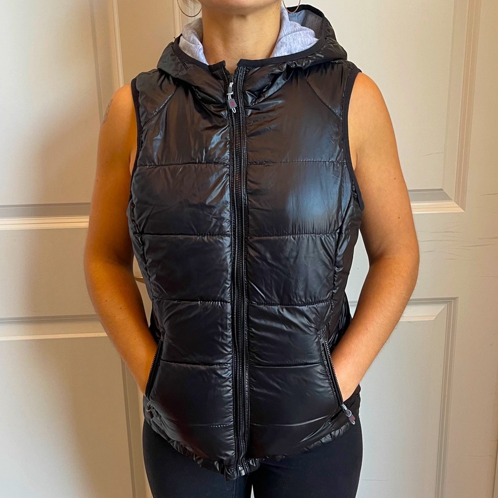 Tangerine Black Vest S w/ Hoodie